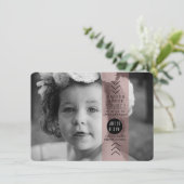 不透明なプラムリボン誕生日パーティーの写真 招待状 (スタンド正面)