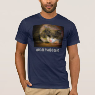 不運の日の悲しい子猫 Tシャツ