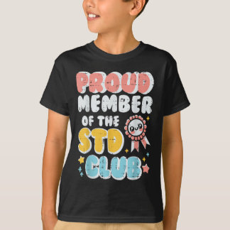不適切なクラブの自慢のメンバー ユーモアジョーク メンズ Tシャツ