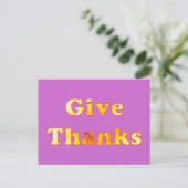 与え感謝してい黄色い百合のポストカードを持つワードアート ポストカード (スタンド正面)