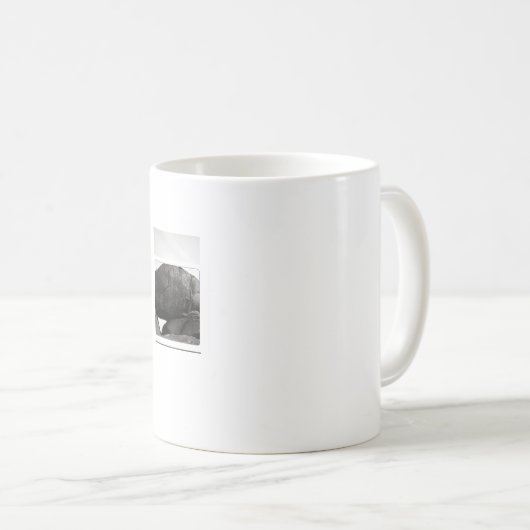 世の中に恩恵を施せ。自分の岩の下に戻る コーヒーマグカップ (正面右)