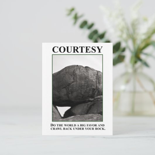 世の中を頼みにしなさい、自分の岩の下に戻りなさい ポストカード (スタンド正面)