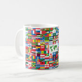 世界からの国旗のコラージュ コーヒーマグカップ (正面左)