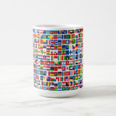 世界すべての国の国旗のパターン コーヒーマグカップ (中央)