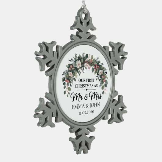 世界でひとつの 2025年最初のクリスマス Mr & Mrs スノーフレークピューターオーナメント (左)