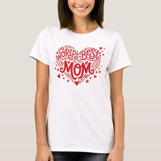 世界で一番の母 赤いハートの手書き風デザイン Tシャツ (正面)