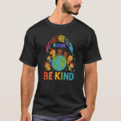 世界で優しくあれ ポジティブ 多様性 思いやり Tシャツ (正面)