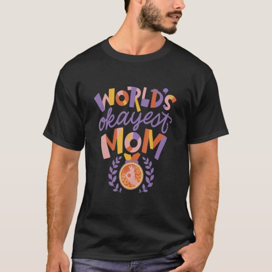 世界で最も大きな母親の家族 Tシャツ (正面)