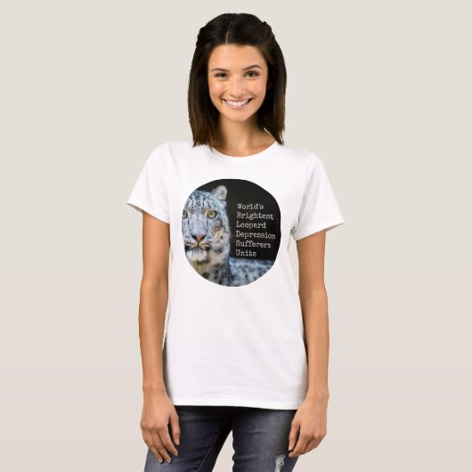 世界で最も明るいヒョウの不況の被害者 Tシャツ (正面フル)