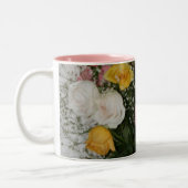 世界で最も最高のなお母さん ツートーンマグカップ (左)