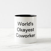 世界で最も関心のある同僚のジョーク・マグ ツートーンマグカップ (中央)