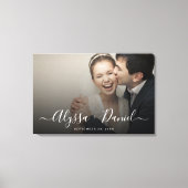 世界に一つだけの特別な結婚写真 - オーダーメイドのモダンスクリプトネーム入りウェディングフォト キャンバスプリント (正面)