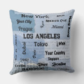 世界のシックな赤ちゃんブルー素朴な大都市 クッション (裏面)