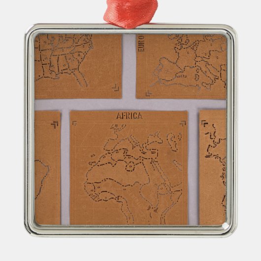 世界のステンシル メタルオーナメント (正面)