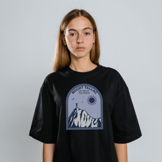 世界のトップ:ハイキング山タラック湖タホ Tシャツ