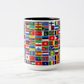 世界の国々の100以上の国旗 ツートーンマグカップ (中央)