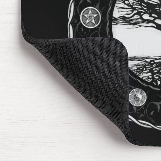 世界の宗教の白黒木 マウスパッド (コーナー)