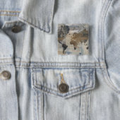 世界の灰色の石造りの地図 缶バッジ (インサイチュ)