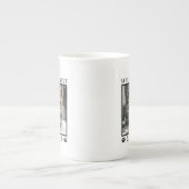 世界の猫最高のの母の手がペットの写真の枠をプリント ボーンチャイナマグカップ (正面)