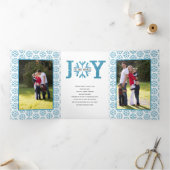 世界の青いグリッターのスノーフレークのクリスマスに喜び 三つ折りクリスマスカード (内部)