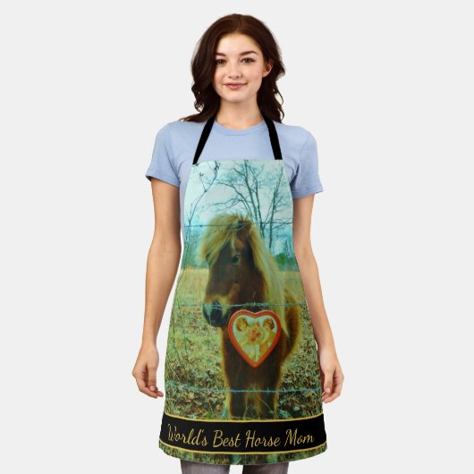 世界の馬最高の母のペットフォト エプロン (着用した状態)