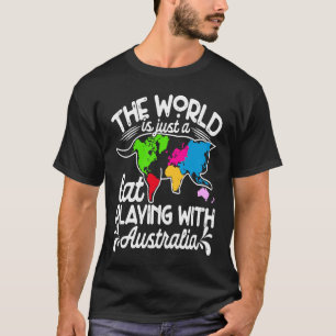 世界はオーストラリア地図で遊ぶ猫 Tシャツ