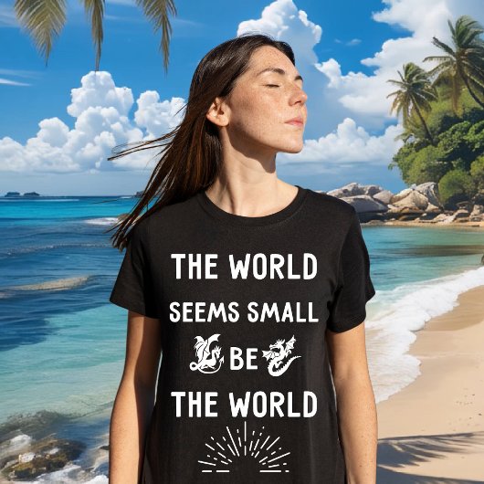 世界は小さそうだ。世界である Tシャツ