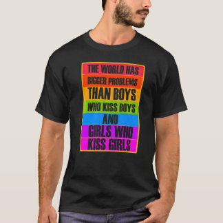 世界は少年より大きな問題を抱えているキス Tシャツ