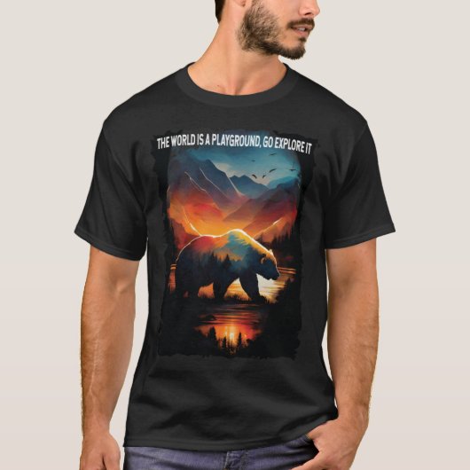世界は遊び場だ移動ハイキングカムを探索 Tシャツ (正面)