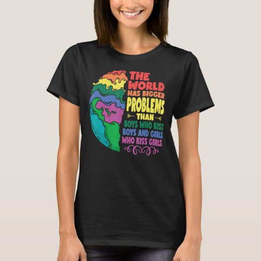 世界はBをキスする少年より大きな問題を抱えている Tシャツ (正面)
