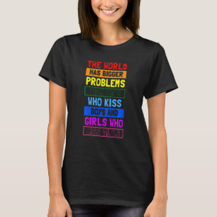 世界はBをキスする少年より大きな問題を抱えている Tシャツ
