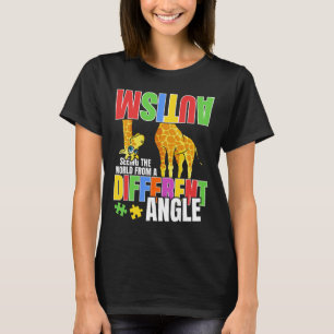 世界をおもしろい広く見るキリン自閉症 Tシャツ