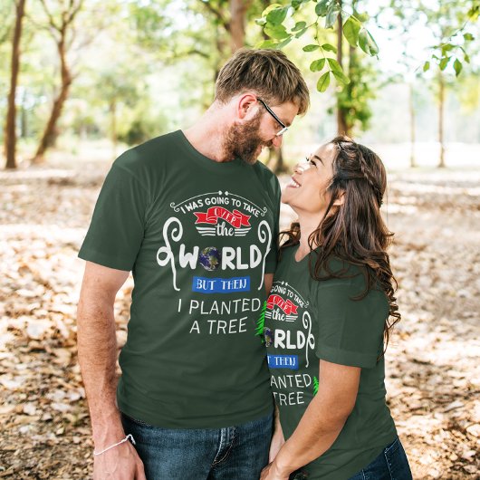 世界を引き継いで木を植えユニセックスた Tシャツ