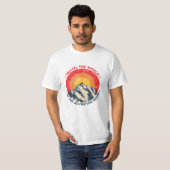 世界を旅しよう 冒険の始まり 世界旅行 Tシャツ (正面フル)