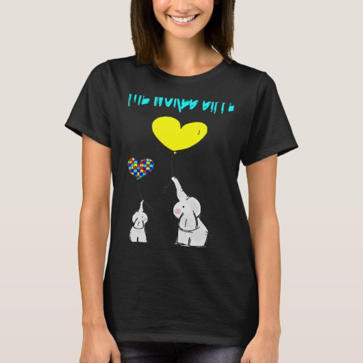 世界を異なる自閉症で見ること Tシャツ (正面)