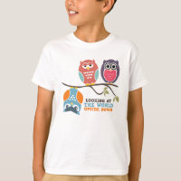 世界を見ているかわいいフクロウ漫画kid Tシャツ