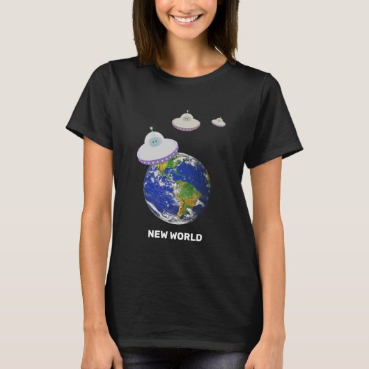 世界を飛ぶ空飛ぶ円盤Tシャツ Tシャツ (正面)