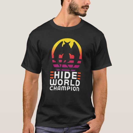 世界チャンピオンのCryptozoology Mothmanを隠す Tシャツ (正面)