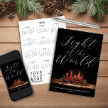 世界モダンのクリスマス2025カレンダーの光 シーズンカード<br><div class="desc">企業のモダンエレガントChristian Light of the World Christmas Cardの前面と宇宙のロゴと背面の情報を表す画像。2025年のカレンダーも含めた！⭐これは2025年の為⭐このカードは今季あなたのビジネスや教会が送り出すのに最適だ！家族のカード素晴らしも作る – ロゴの代わりに写真を置きなさい！cedarandstring@gmail.comで連絡お問い合わせもしデザインまたはマッチング製品のサポートが必要です。</div>