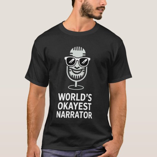 世界一普通のナレーター面白いナレーター Tシャツ (正面)
