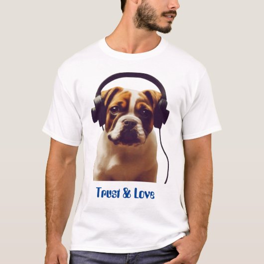 世界中のペット愛好家向けの犬をテーマにしたTシャツ Tシャツ (正面)