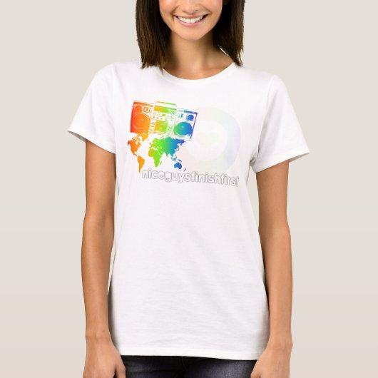 世界中女性の動揺 Tシャツ (正面)