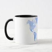 世界地図のしわにされた淡いブルー マグカップ (左)