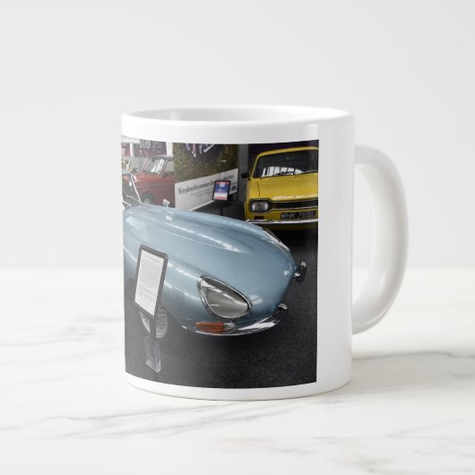 世界的に有名なジャガーe型マグカップ ジャンボコーヒーマグカップ (正面右)