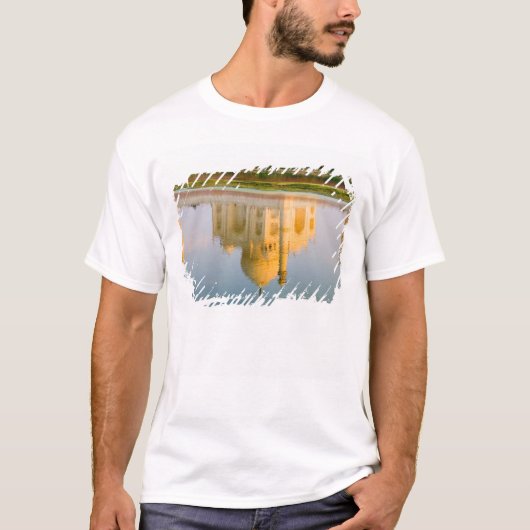 世界的に有名なタージ・マハルの寺院が Tシャツ (正面)