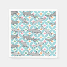 世紀中流を泳ぐサメ