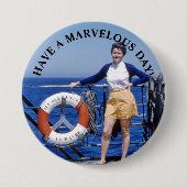 世紀半ばに船に乗る女性は素晴らしい日を過ごす 缶バッジ (正面)