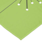 世紀半ばのモダンなカップルのテーブルクロス テーブルクロス (アングル)