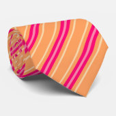 世紀半ばのモダンは、赤紫のピンク及びオレンジ縞で飾ります ネクタイ (ロール)