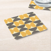 世紀半ばモダンなブラウン及び金ゴールドパターン スクエアペーパーコースター (アングル)